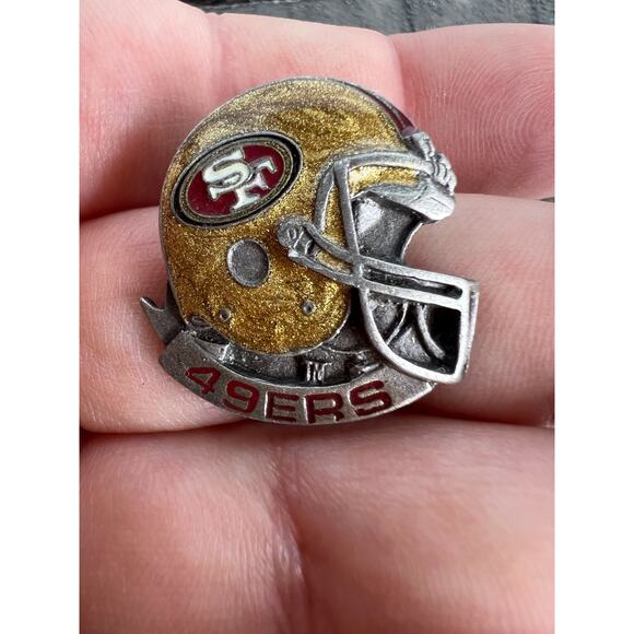Vintage NGL San Fransisco 49ers football helmet pin - Picture 4 of 5